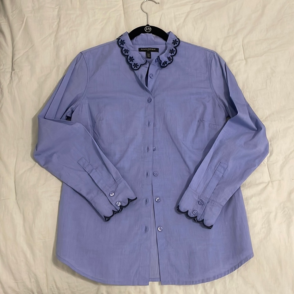 Banana Republic Womens Button Down with Scalloped Edges